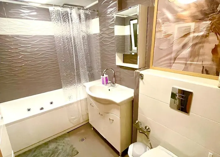 'Tide Frame' Apartment - Big, Super Central, 2 Bathrooms Burgas City