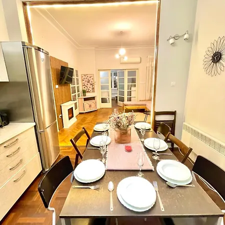 アパート 'Tide Frame' Apartment - Big, Super Central, 2 Bathrooms *