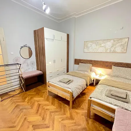 'Tide Frame' Apartment - Big, Super Central, 2 Bathrooms ブルガス