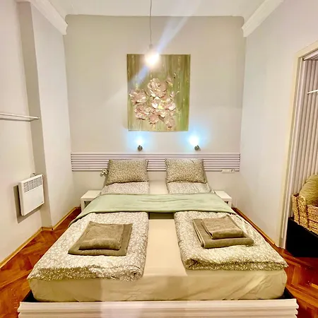 アパート 'Tide Frame' Apartment - Big, Super Central, 2 Bathrooms ブルガス