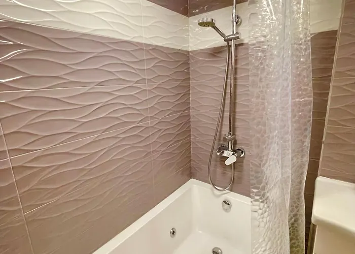 'Tide Frame' Apartment - Big, Super Central, 2 Bathrooms 아파트